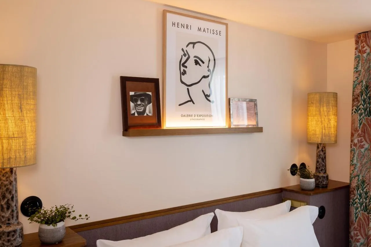 Otel Ernest 3*